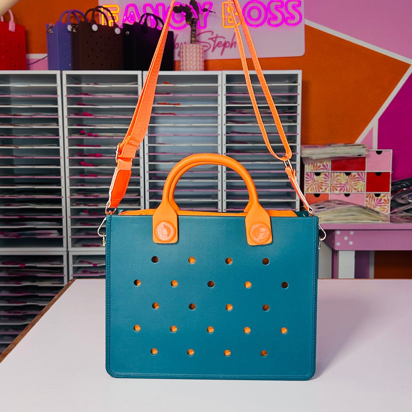 BOLSA CROC + 5 charms de regalo