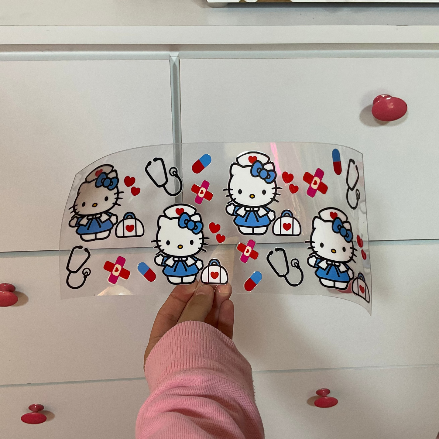 DTFUV 117 Hello Kitty Enfermera